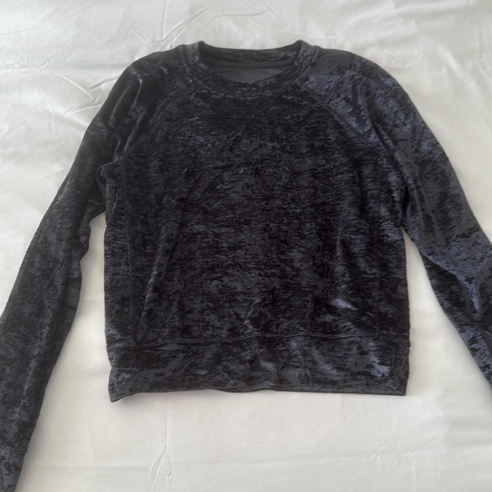 Lululemon sweatshirt